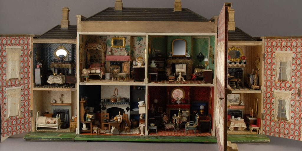 Collectible Vintage Dollhouses Are Now Worth Up To $5000